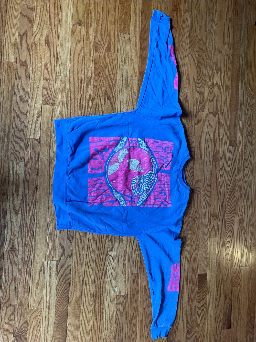 Women’s crew neck